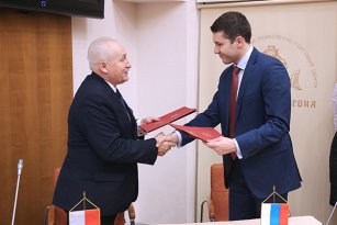 Генеральное консульство Республики Польша в Калининграде наградило ОАО "Портовый элеватор"
